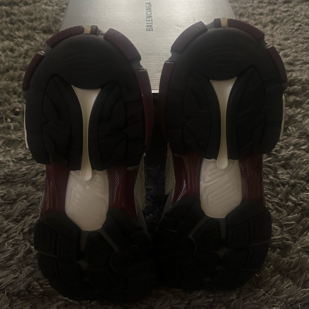 Balenciaga Runner Sneaker, Burgundy - Picture 3 of 11